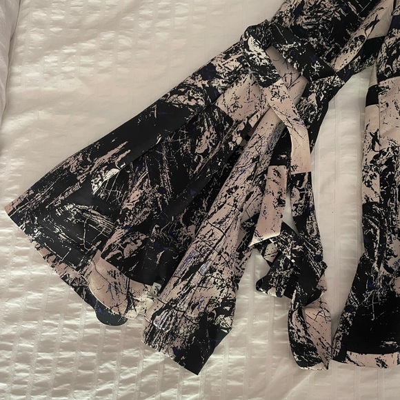 Topshop Bell Sleeve Patterned Shirt - Picture 2 of 5